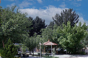 خانه-سپید کرج باغ